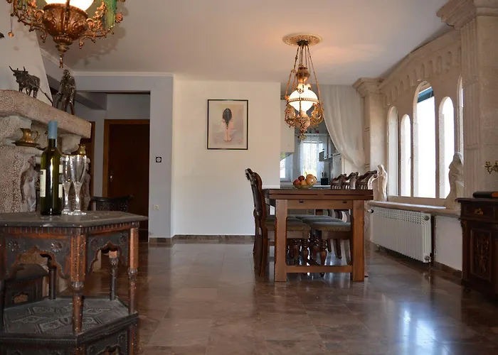 Marchelina Villa *