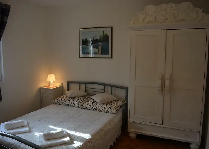 Marchelina Villa Grubine