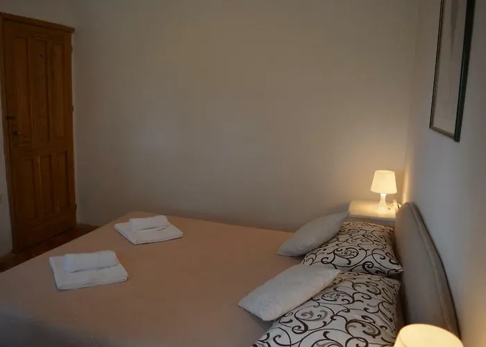 Marchelina Villa