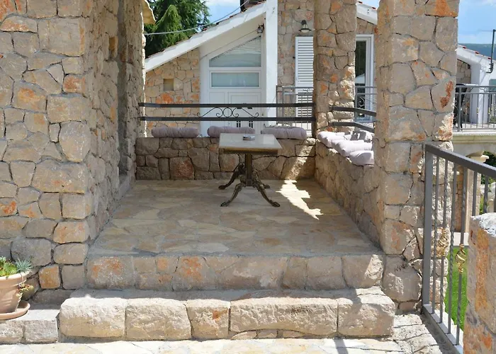 Marchelina Villa